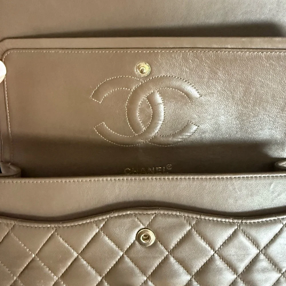 Chanel classic Medium double flap 24K gold hardware in Brown card COA duster